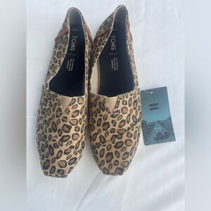 TOMS Canvas Leopard Print Flats 9.5W, NWT